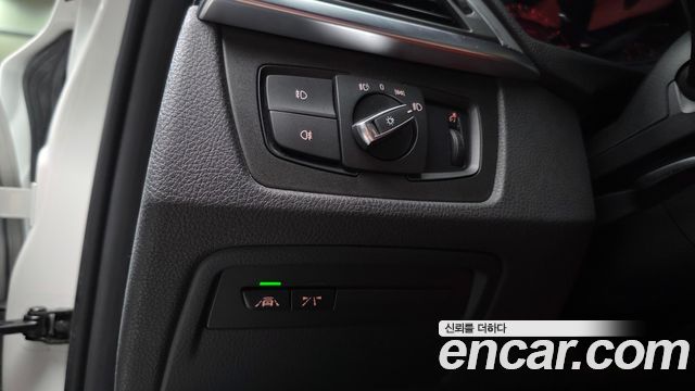BMW 3-Series 2018 — photo 24