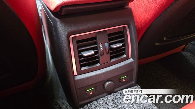 BMW 3-Series 2018 — photo 26
