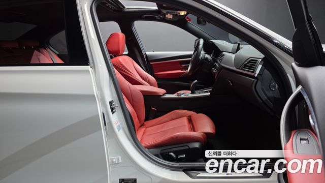 BMW 3-Series 2018 — photo 16