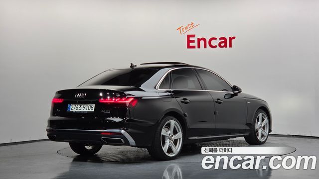 Audi A4 2021 — photo 2