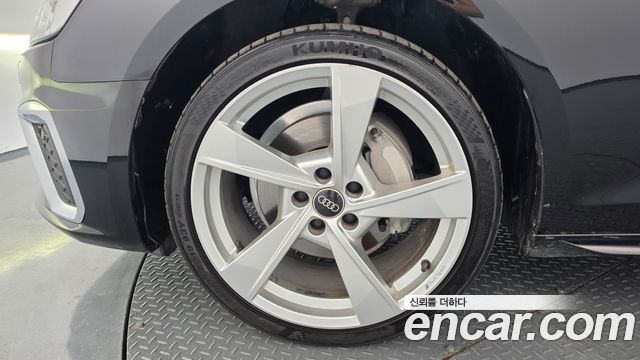 Audi A4 2021 — photo 5
