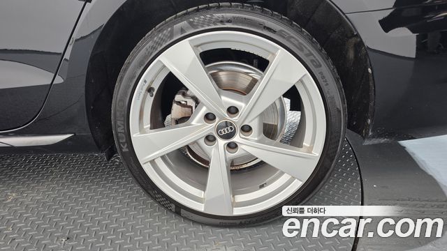 Audi A4 2021 — photo 7