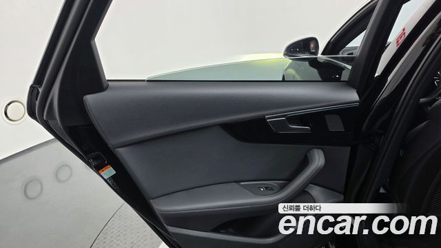 Audi A4 2021 — photo 15