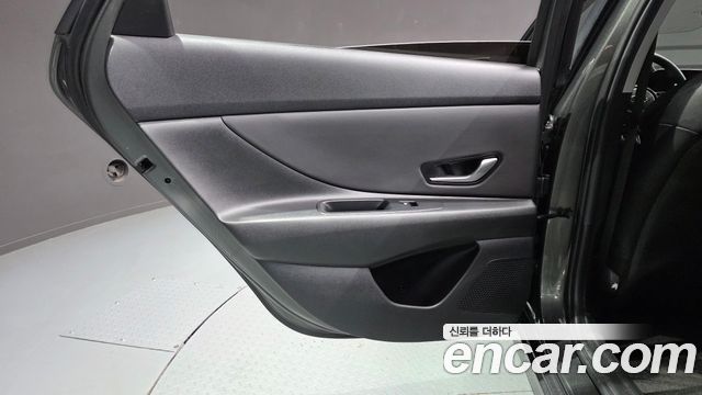 Hyundai AVANTE 2021 — photo 15