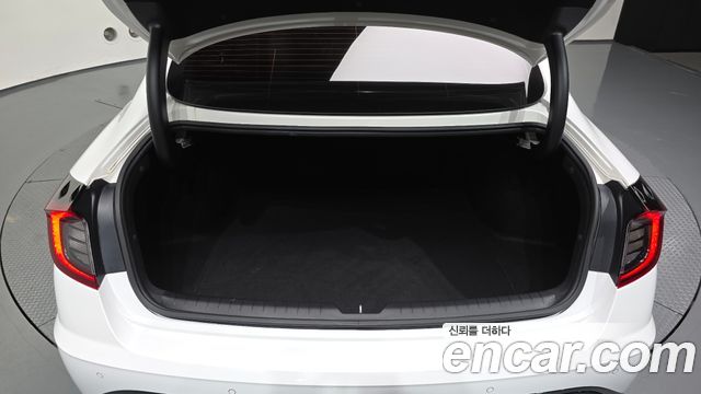 Hyundai Sonata 2022 — photo 26