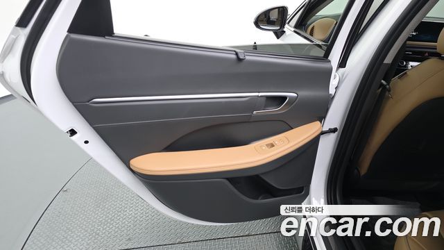 Hyundai Sonata 2022 — photo 15
