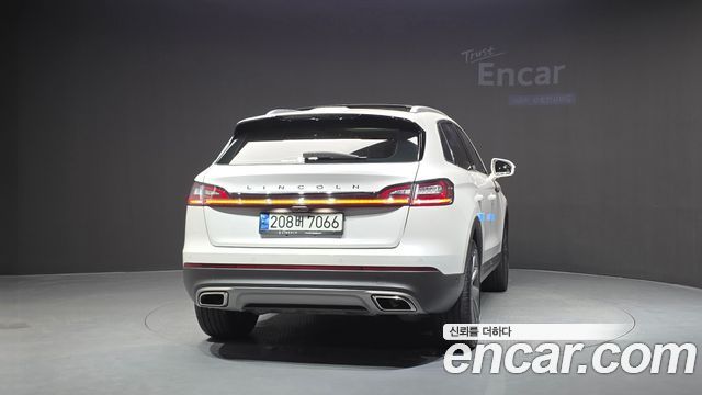 Lincoln Nautilus 2022 — photo 4