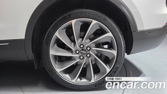 Lincoln Nautilus 2022 — photo 7