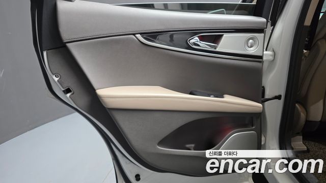 Lincoln Nautilus 2022 — photo 15