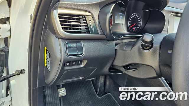 Kia K5 2018 — photo 18