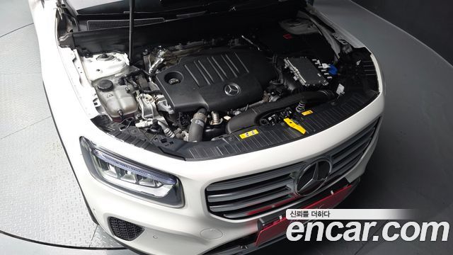 Mercedes-Benz GLB-Class 2024 — photo 6