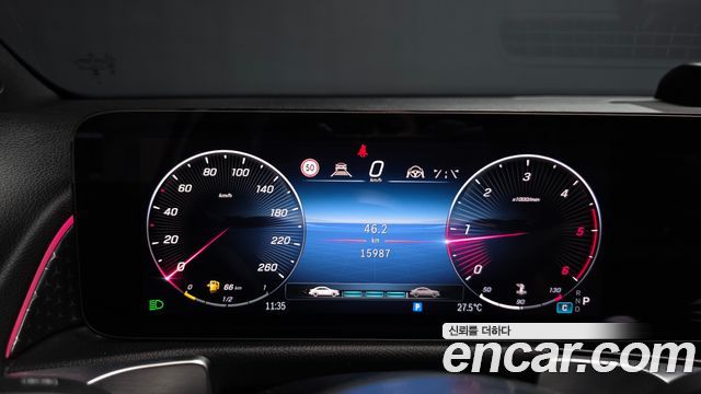 Mercedes-Benz GLB-Class 2024 — photo 11
