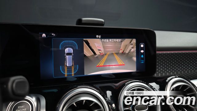 Mercedes-Benz GLB-Class 2024 — photo 21