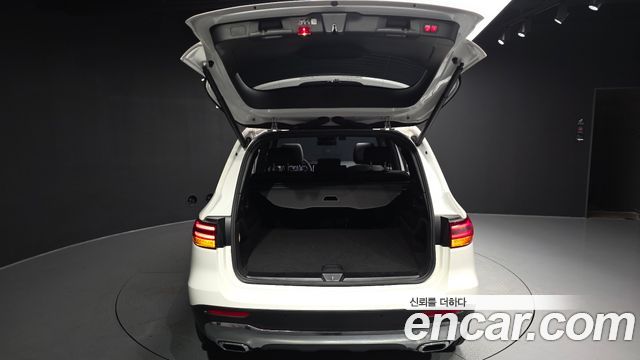 Mercedes-Benz GLB-Class 2024 — photo 26