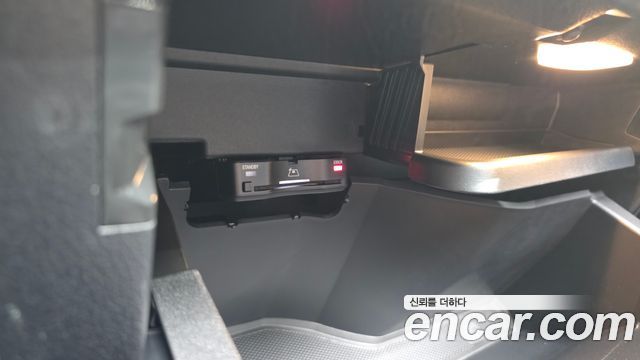 Mercedes-Benz GLB-Class 2024 — photo 16