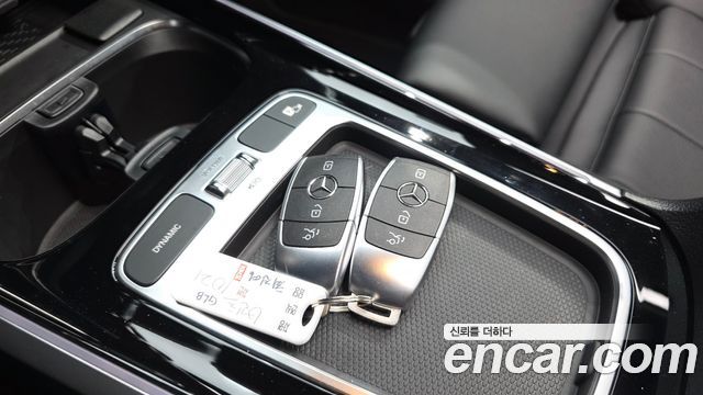 Mercedes-Benz GLB-Class 2024 — photo 29