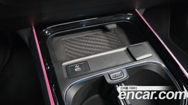 Mercedes-Benz GLB-Class 2024 — photo 35