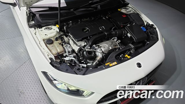 Mercedes-Benz A-Class 2020 — photo 6
