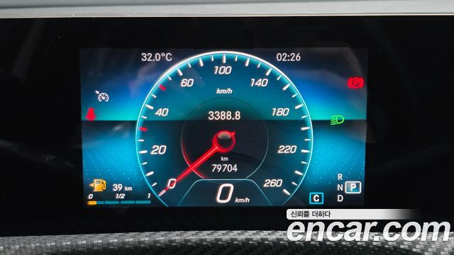 Mercedes-Benz A-Class 2020 — photo 8