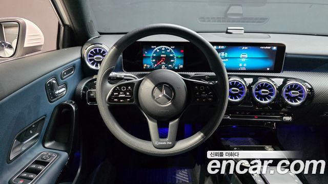 Mercedes-Benz A-Class 2020 — photo 13