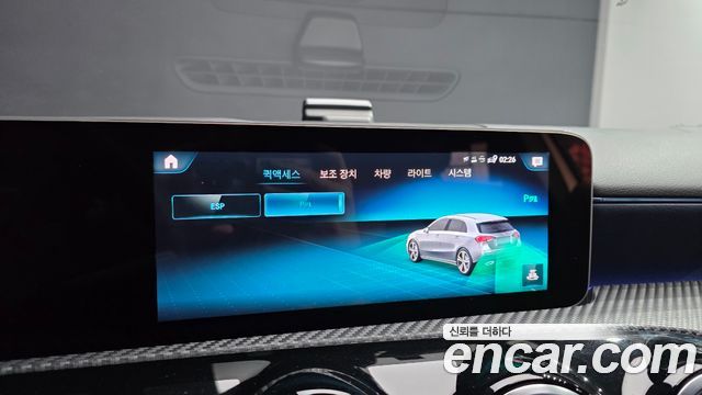 Mercedes-Benz A-Class 2020 — photo 15
