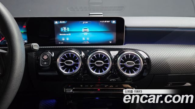 Mercedes-Benz A-Class 2020 — photo 19