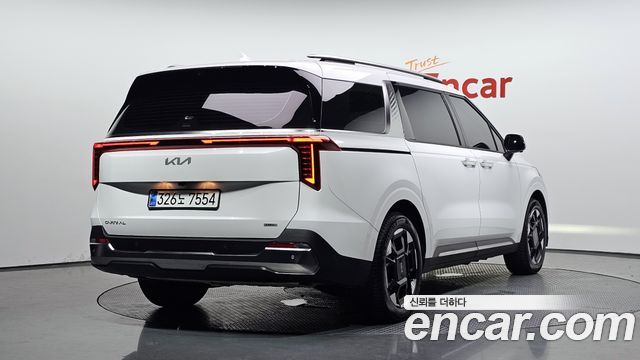 Kia Canival 2024 — photo 2