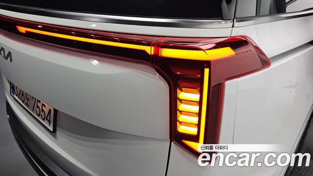 Kia Canival 2024 — photo 9