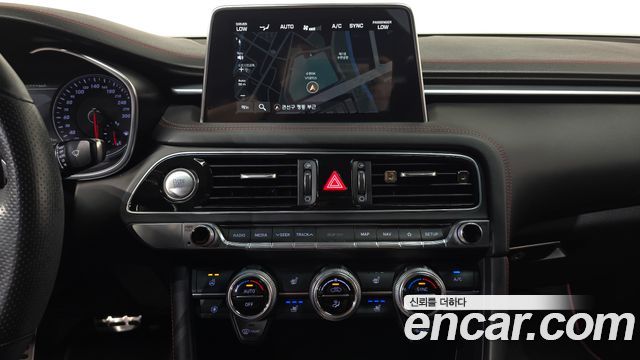 Genesis G70 2019 — photo 12