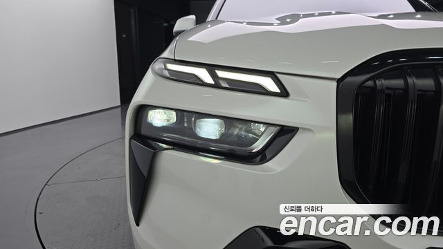 BMW X7 2025 — photo 8