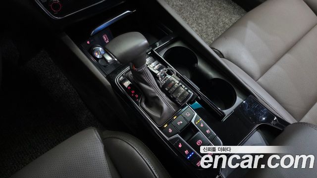 Kia K7 2019 — photo 9