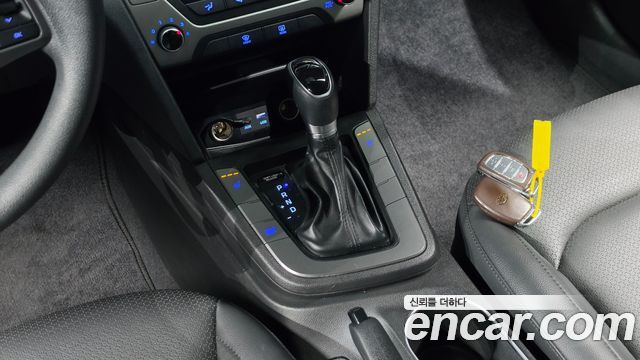 Hyundai AVANTE 2018 — photo 9
