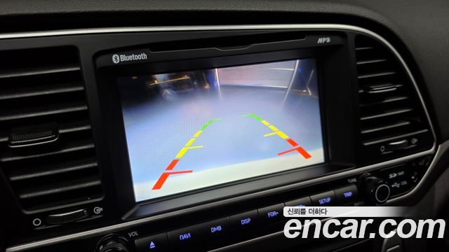 Hyundai AVANTE 2018 — photo 16