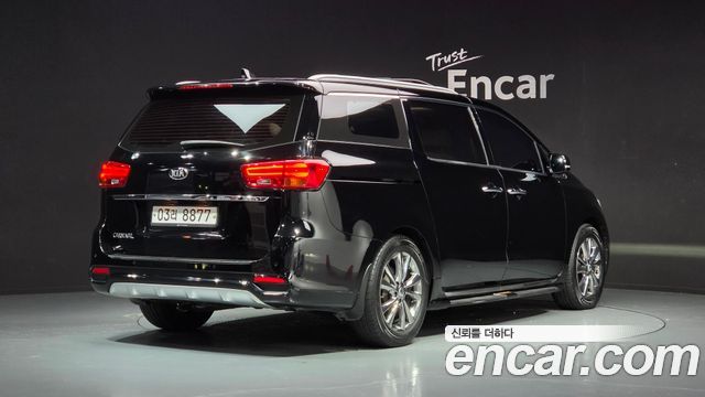 Kia Canival 2019 — photo 2