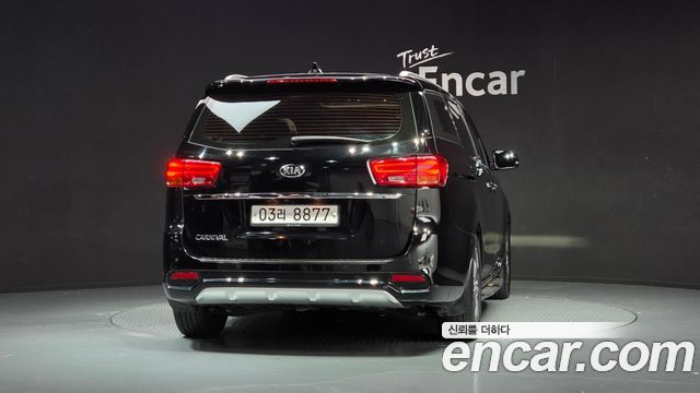 Kia Canival 2019 — photo 4