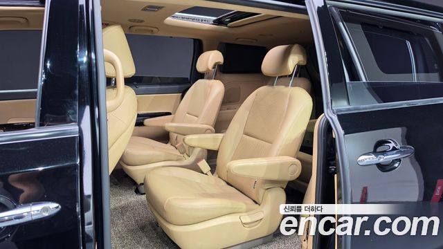 Kia Canival 2019 — photo 11