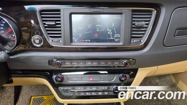 Kia Canival 2019 — photo 12