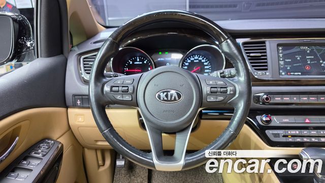 Kia Canival 2019 — photo 13