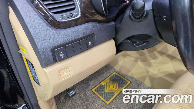 Kia Canival 2019 — photo 17