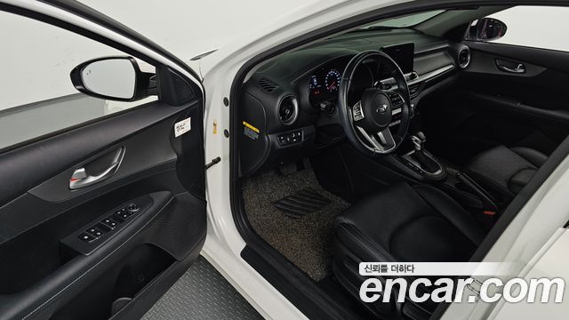 Kia K3 2019 — photo 10