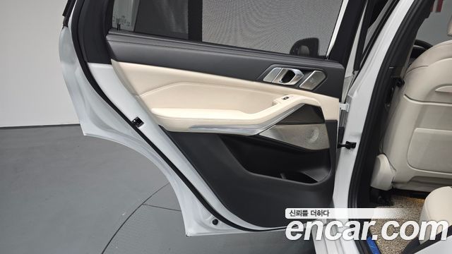 BMW X5 2022 — photo 15