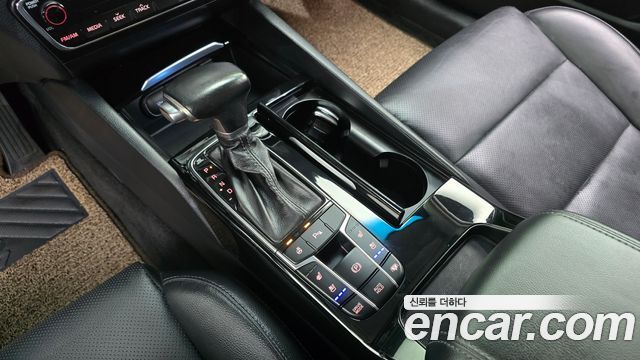Kia K7 2016 — photo 9