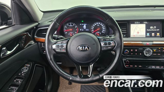 Kia K7 2016 — photo 13