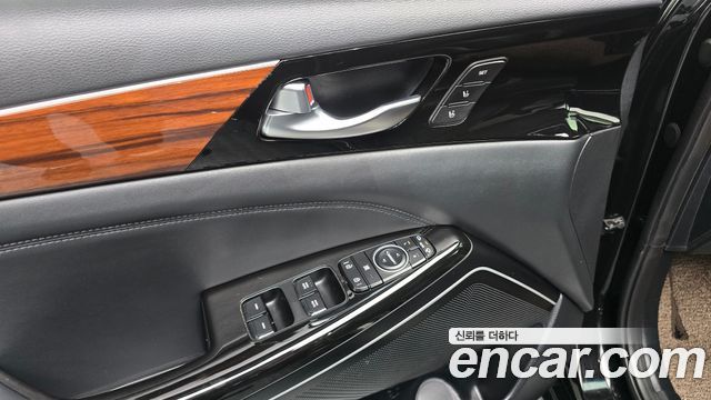 Kia K7 2016 — photo 17