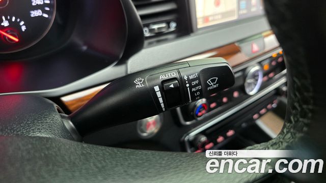 Kia K7 2016 — photo 18