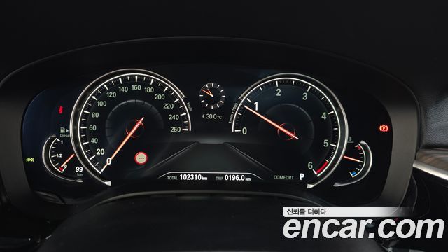 BMW 5-Series 2017 — photo 8