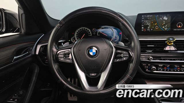 BMW 5-Series 2017 — photo 14