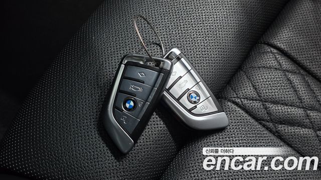 BMW 5-Series 2017 — photo 16