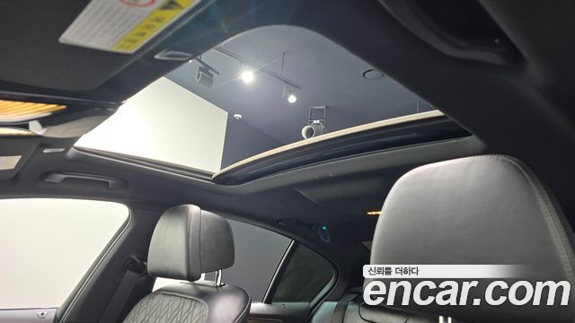 BMW 5-Series 2017 — photo 18