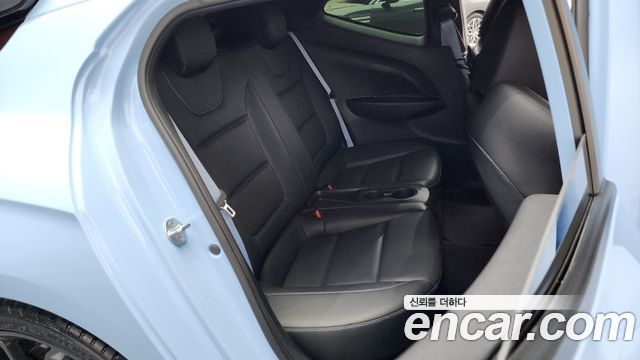Hyundai Veloster 2019 — photo 17
